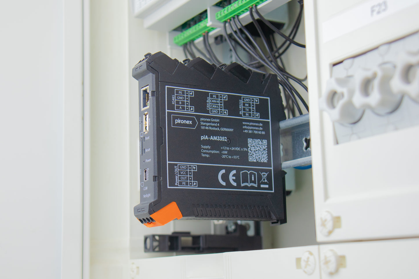 IPC im Hutschienengehäuse - CAN, Ethernet, RS232, RS485